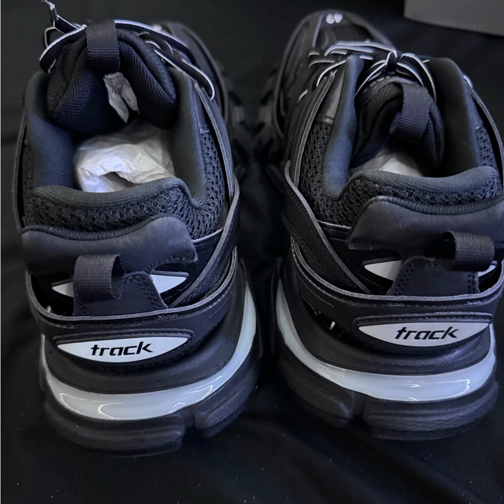 Balenciaga Black LED Light-Up Sneakers - Picture 6 of 7